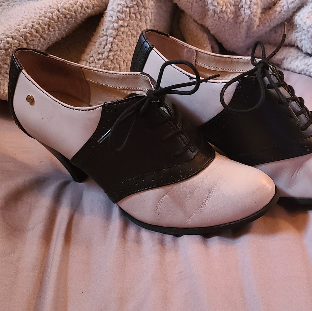 Bass Glenbrook Saddle Heels